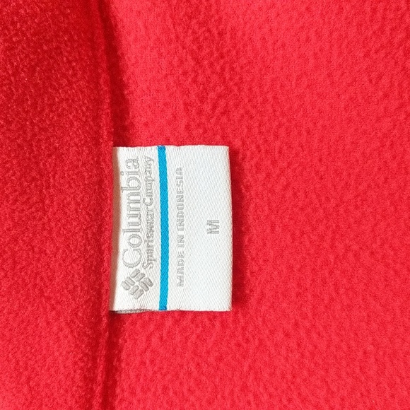 Columbia Fleece Shell Jacket Size Size Medium in a Vibrant Cherry Red. - Picture 5 of 8